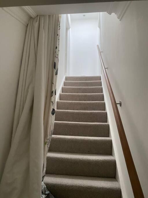 Cosy Attic Flat With Views Apartament