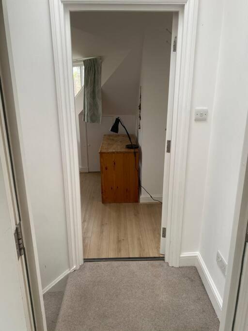 Cosy Attic Flat With Views Londra